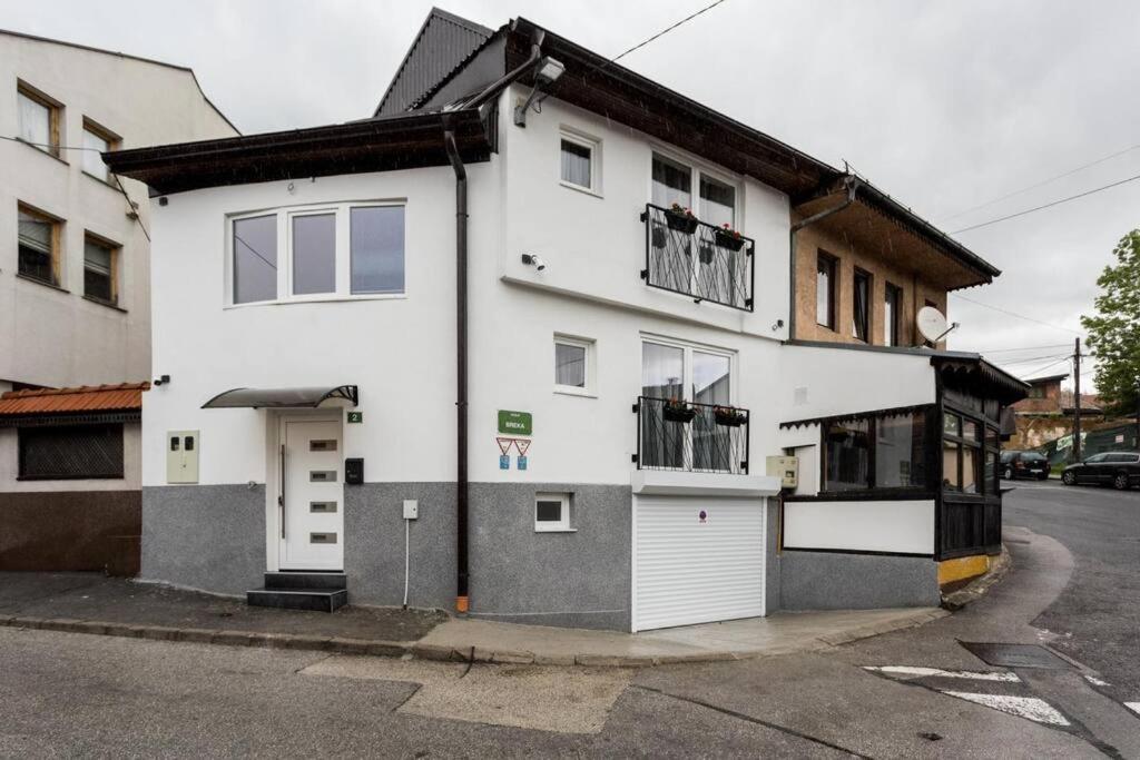 Royal Grey Apartment Sarajevo Bagian luar foto